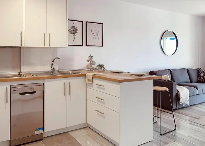 1 Bedroom Cozy In *